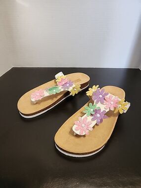 Harper Canyon Kids Girls White LEONA Floral Flip Flop Sandals Size 4 NWOT